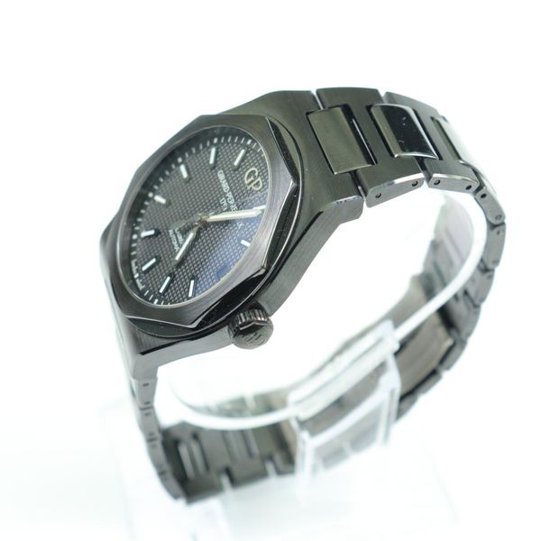 Girard Perregaux Laureato 81010-32-631-32A
